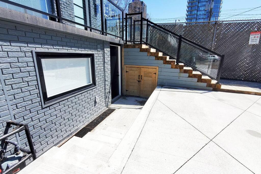 Renovated Guest Suite Near The Lake & High Park In Toronto! Buitenkant foto