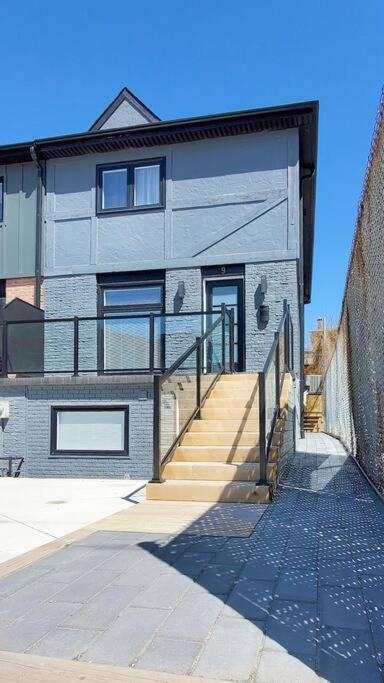 Renovated Guest Suite Near The Lake & High Park In Toronto! Buitenkant foto